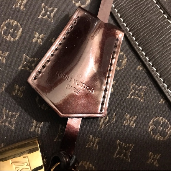 Louis Vuitton Key Clochette - Picture 13 of 13